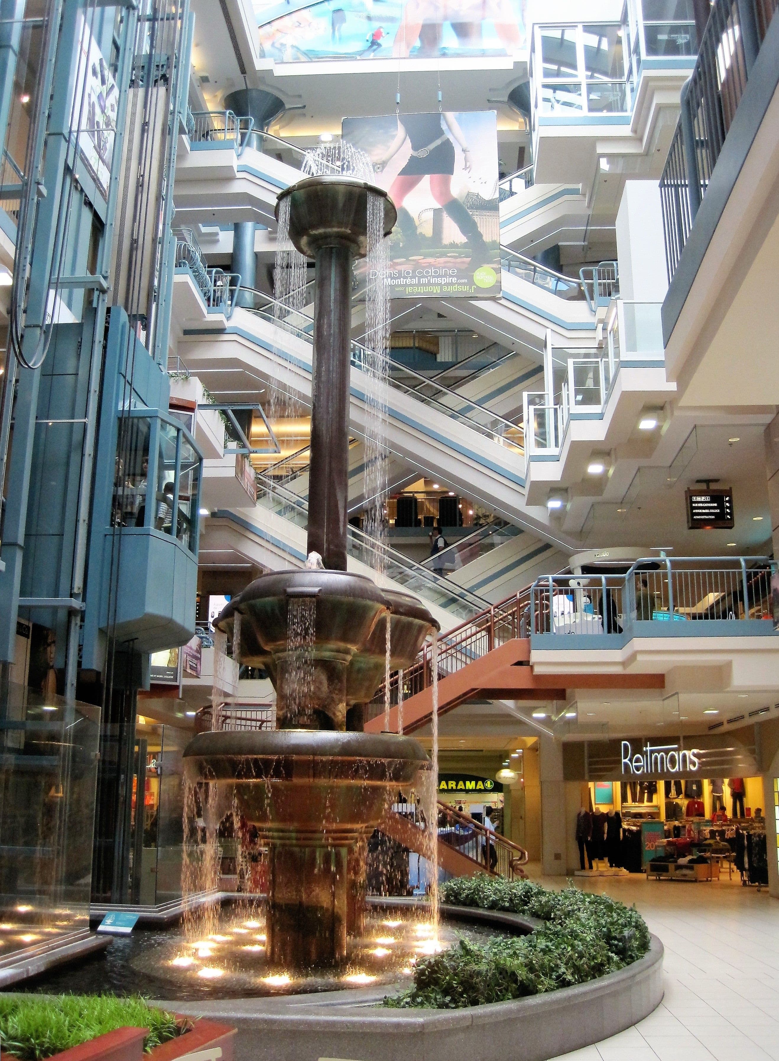 Fontaine de cuivre de Place Montreal Trust, 2010, Pwyf